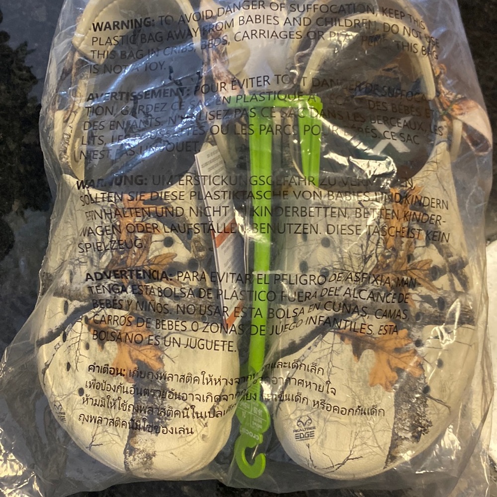 Crocs Echo Clog Realtree Edge Camo Bone (Size 6 men) size 8 women. Unisex